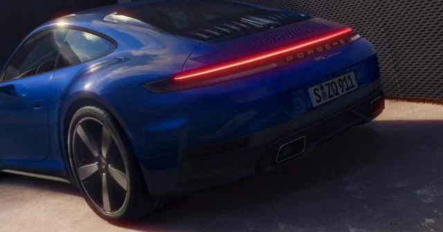 Yenilənmiş Porsche 911 Carrera 4S tam ötürücülü olacaq...
