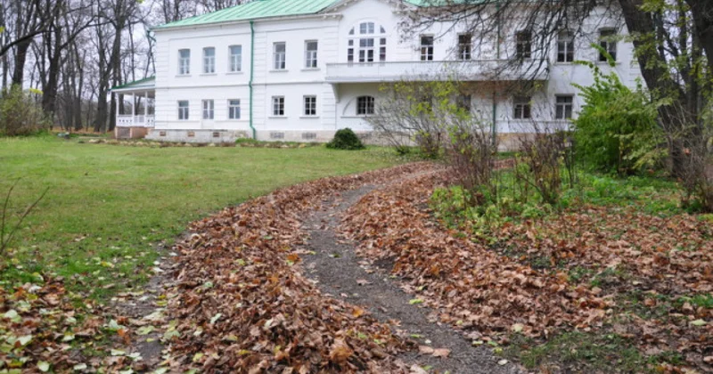 Tolstoyun qızının rəsmləri Yasnaya Polyana dakı sərgidə