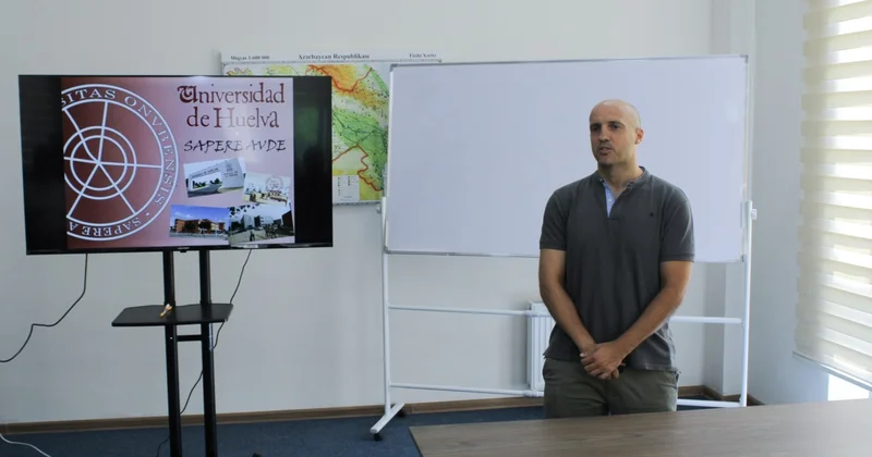 İspaniyanın Huelva Universitetinin əməkdaşı ADAU da olub FOTOLAR
