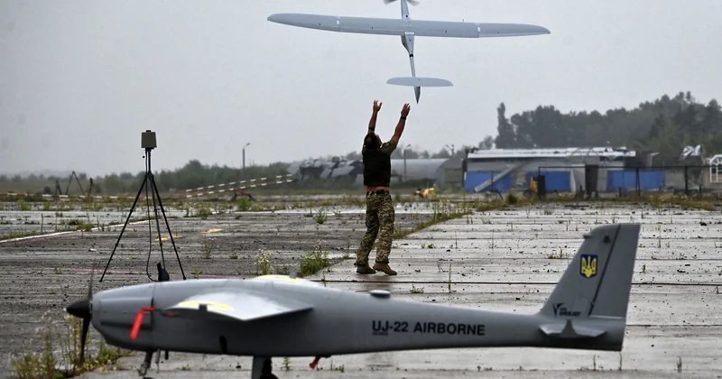 Ukrayna ABŞ la birgə yüz minlərlə dron istehsal edəcək