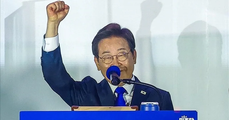 Cənubi Koreya Prezidenti Şimali Koreya ilə birləşməyin yolunu açıqlayıb
