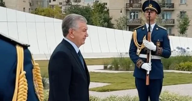 Zəfər parkına səfərindən Paylaşım etdi