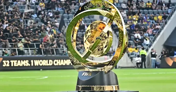 Veteran futbolçular dünya çempionatında meydan sulayırlar