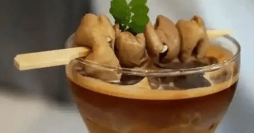 Kafedə donuz əti ilə qəhvə hazırlandı