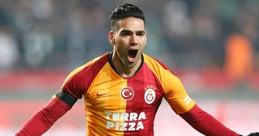 Sabiq Qalatasaray lı klubsuz qalıb