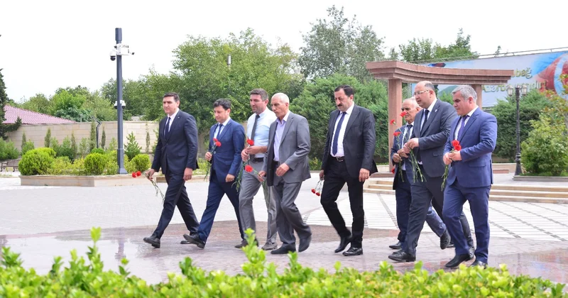 Uğurlu gələcək, işıqlı sabah FOTOLAR