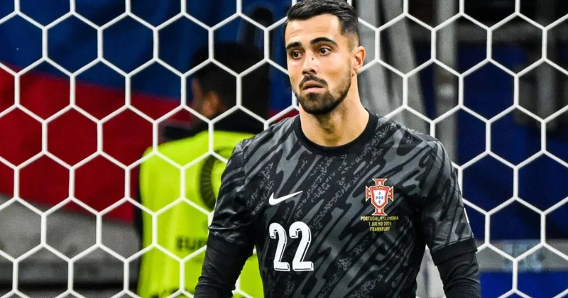 İngiltərə nəhəngi “Porto”nun qolkiperini “rənglərinə bağlayacaq”