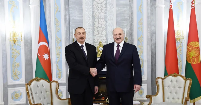 Prezident belaruslu həmkarına təbrik ünvanlayıb