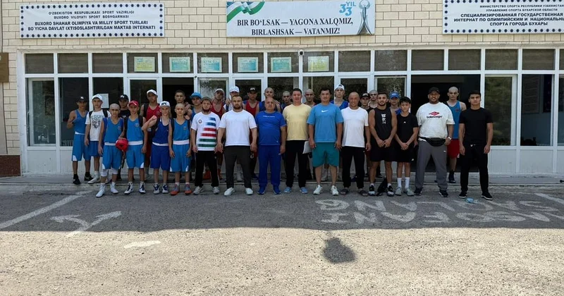 Азербайджанские боксеры тренируются в Узбекистане