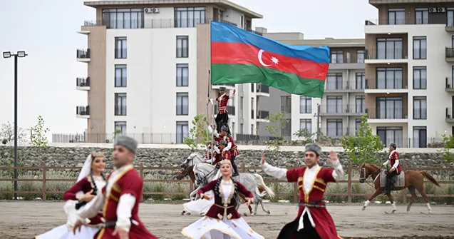 Görüntülər fərəhləndirir... Fotolar