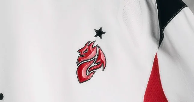 Milan səfər formasını təqdim etdi Şəkillər