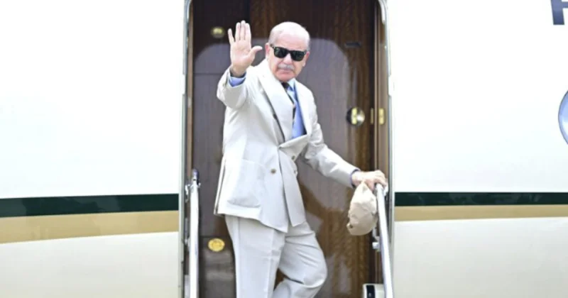 Пакистанский премьер на пути в Азербайджан фото
