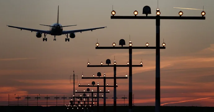 Kanadada hava limanında bomba həyəcanı Uçuşlar ləğv olundu