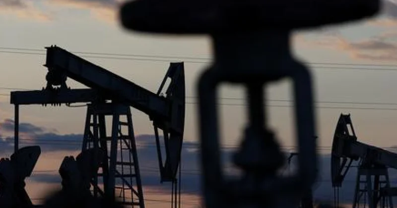 Китай третий месяц подряд не закупает американскую нефть