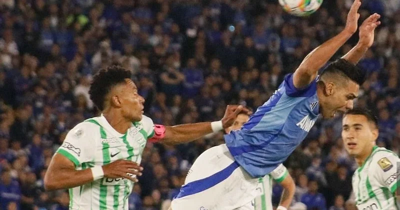 Keçmiş Qalatasaray lı klubsuz qalıb