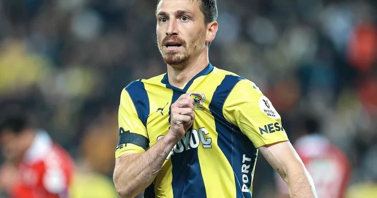 Fənərbaxça Mert Hakanla bağlı qərar verdi