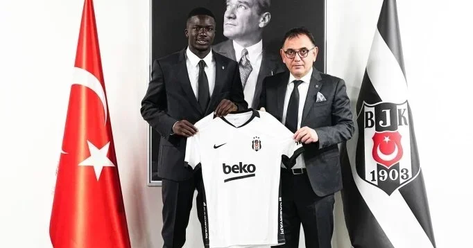 Beşiktaş ilk transferini rəsmiləşdirdi
