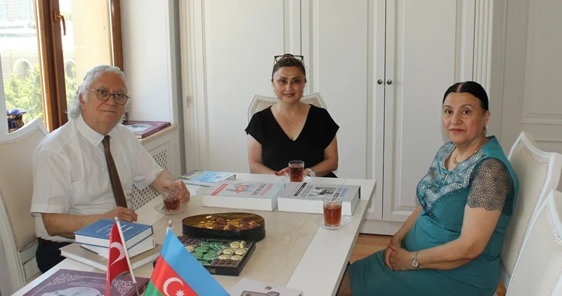 Şükrü Haluk Akalın Şərqşünaslıq İnstitutunda olub