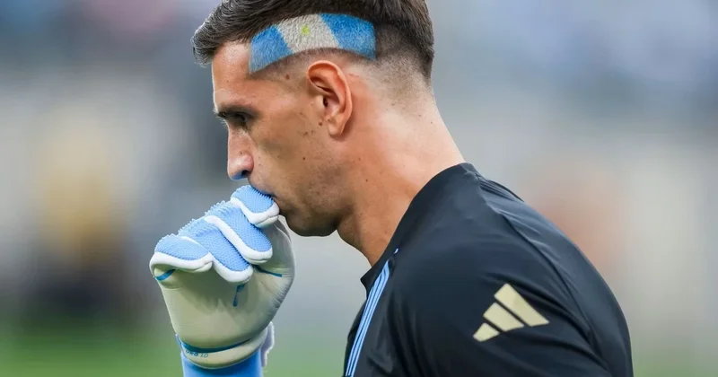 Emiliano Martines yenə saçlarında Argentina bayrağı ilə oynayacaq