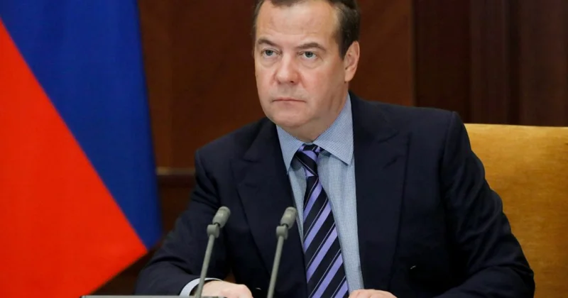 Medvedev: Finlandiya artıq Rusiyanın nüvə silahlarının hədəfləri siyahısındadır