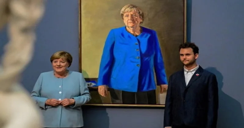 Angela Merkelin gizli portreti 28 yaşlı rəssam sabiq kanslerin sirrini açdı