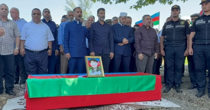 В Уджарском районе проводили в последний путь шехида Первой Карабахской войны