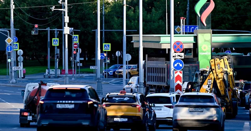 Rusiyada benzin böhranı dərinləşir: Novorossiyskdə yanacaq yoxdur