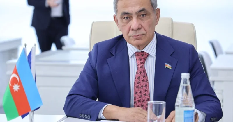 Rəqəmsal texnologiyaların sürətli inkişafı uşaqlar üçün ciddi risklər formalaşdırır