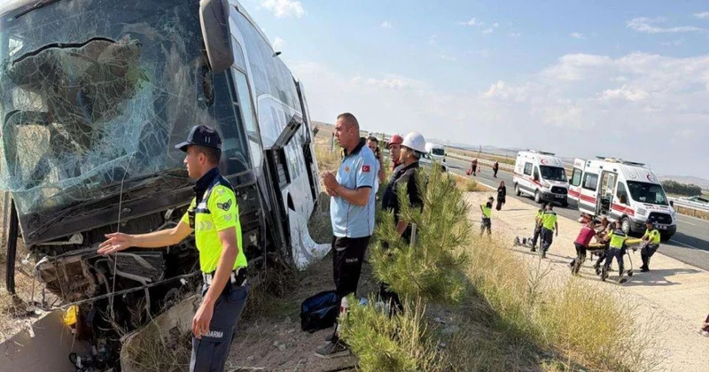 Türkiyədə İraqa gedən avtobus qəzaya uğrayıb, 40 nəfər xəsarət alıb