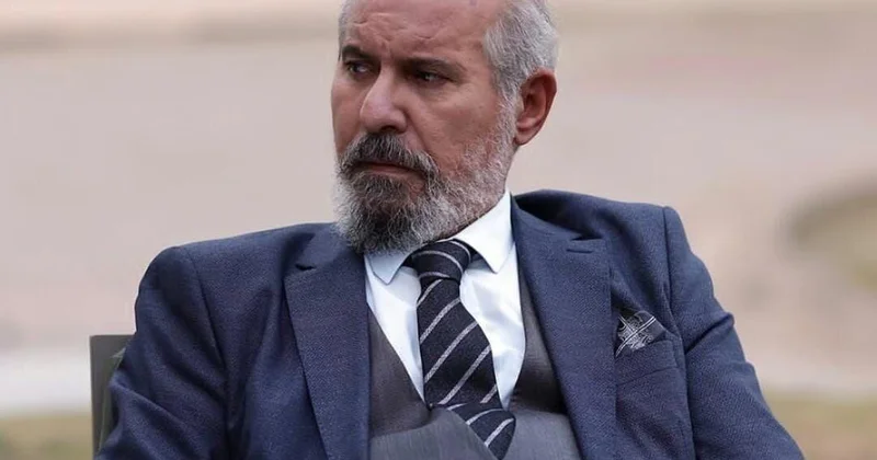 Eşref Rüya nın Nusreti parik və eynəklə tanınmaz oldu (Foto)