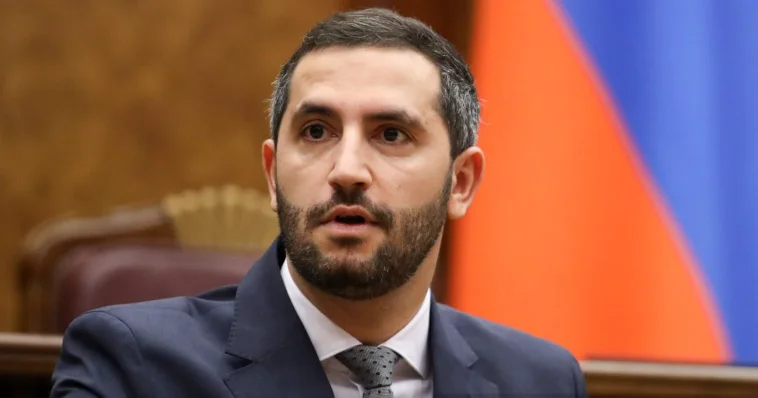 Rubinyan spiker olarsa, bu vəzifəsini itirəcək