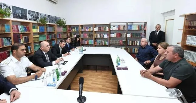DGK sədri Qazaxda vətəndaşları qəbul edib