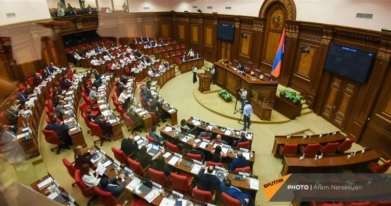 Парламент Армении переписал присягу депутатов
