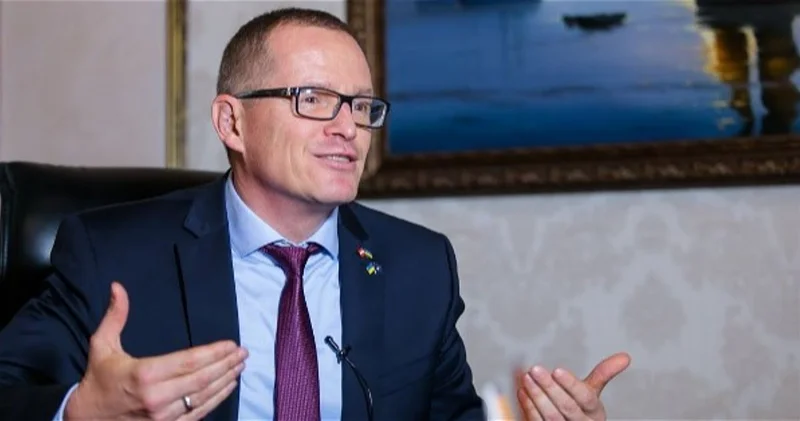 Фелингер призвал Баку присоединиться к НАТО