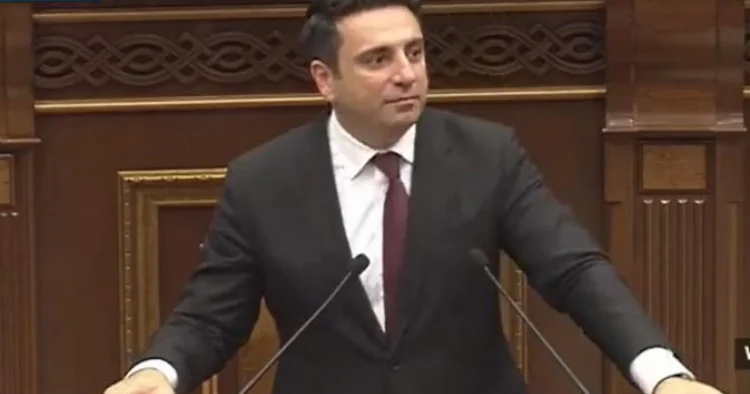 Simonyan Ermənistan Parlamentində spiker kimi sonuncu dəfə çıxış edib
