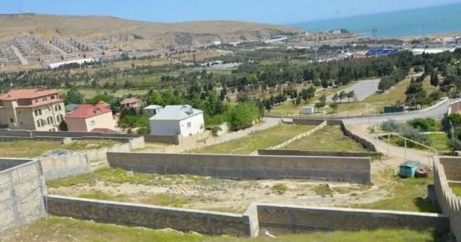 Bakıda qanunsuz torpaq satan 11 nəfərin işi məhkəməyə göndərildi