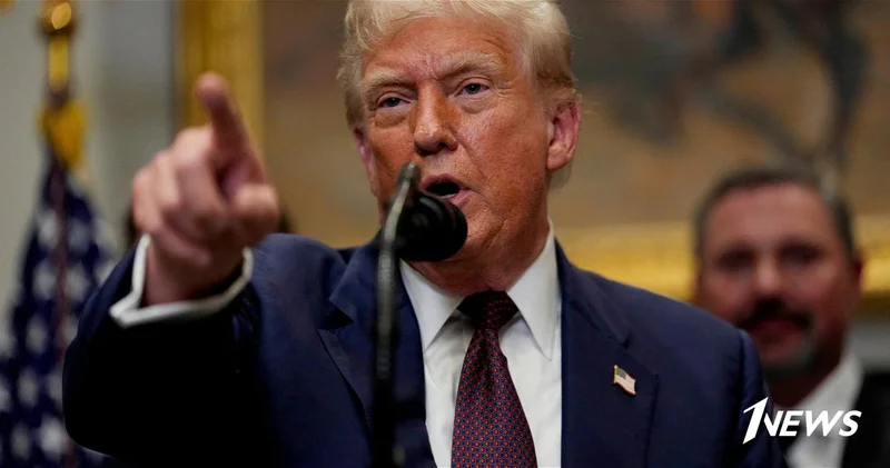 Трамп обвинил лидера демократов в сенате в шантаже и послал его к черту