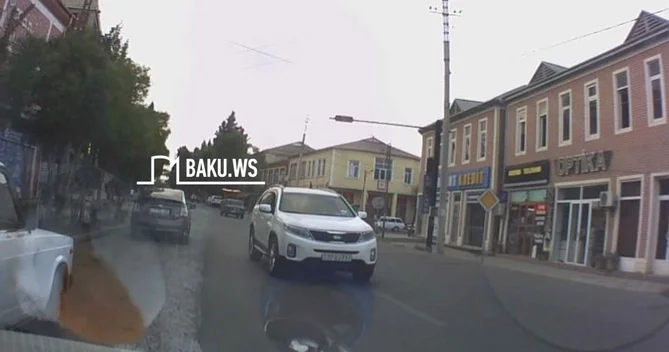 Avtomobilini protiv sürdü, hamını borclu çıxardı