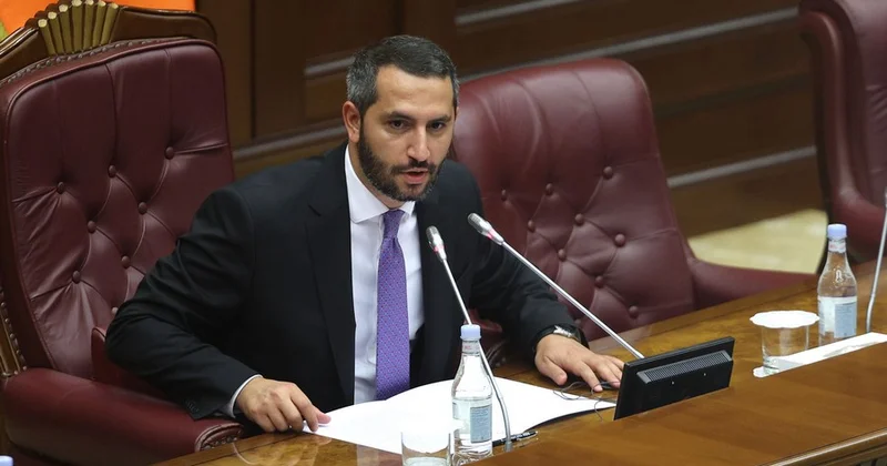 Erməni spiker Azərbaycana dil uzatdı