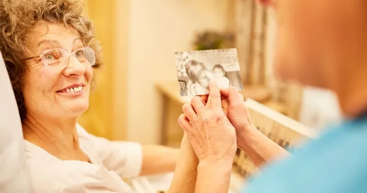 Alzheimer xəstələrinin beynində əvvəllər məlum olmayan strukturlar TAPILDI