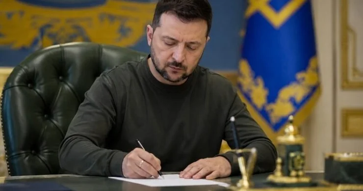 Zelenski Umerovu yeni vəzifəyə təyin edəcək Yerinə isə...
