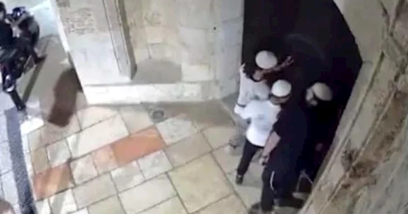 Yəhudi gənclər Yerusəlimdə erməni daşnaklarının ideloji mərkəzini təhqir etdi