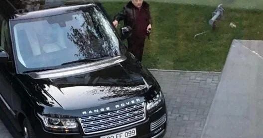 10 ilə yaxındır maşına minmirəm ki, vətəndaşlar mənə rahat yaxınlaşsın Qazaxın icra başçısı