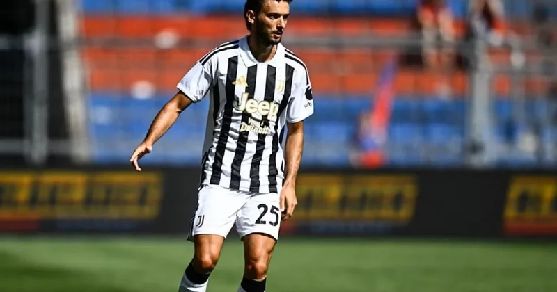 “Fiorentina” “Yuventus”dan müdafiəçini icarəyə götürüb