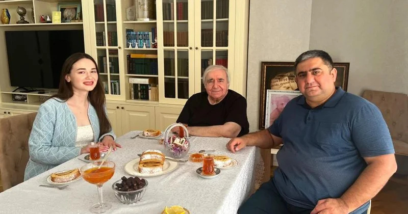 Tərcümə milli mədəniyyətlər arasında ən etibarlı körpüdür Ramiz Rövşənin ukraynalı jurnalistə müsahibəsi