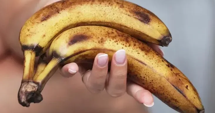 Bananı belə saxlayın: Mütəxəssislər qaralmanın qarşısını almağın yolunu açıqladı