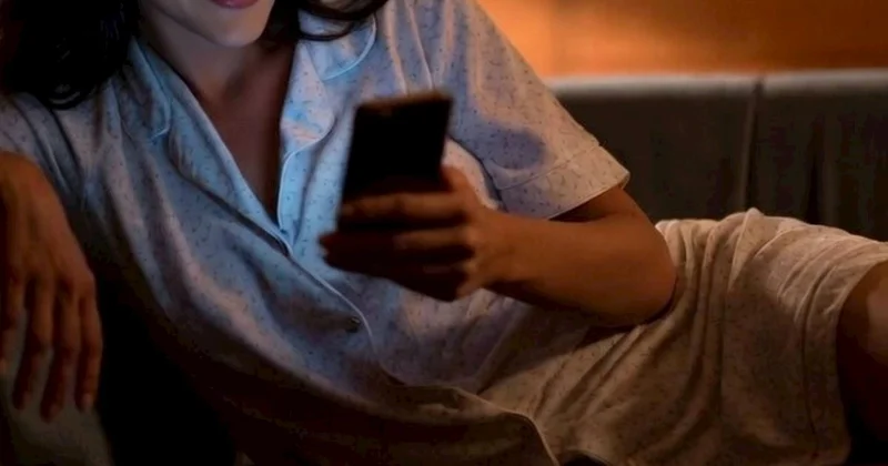 Arvadım telefonla çox oynadığı üçün çəngəli ona tərəf atdım, başına dəydi Məhkəmə