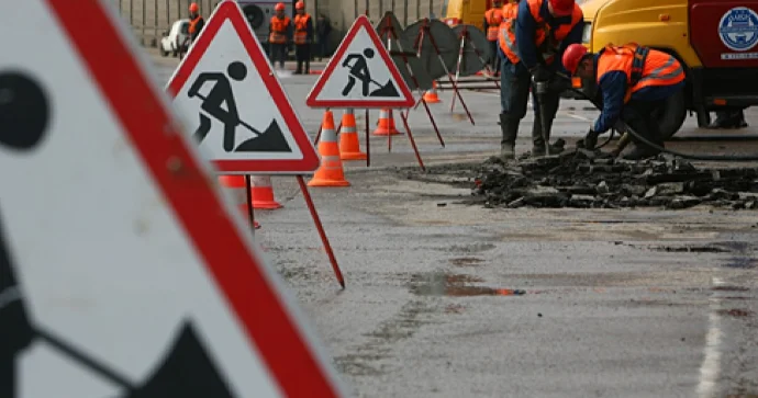 Eyni vaxtda 110 küçədə təmir başladı Sürücüləri çətin günlər gözləyir