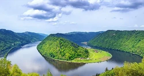 Dunayın dibində yatan su altı qəbiristanlığı : 200 gəminin açılmayan sirri