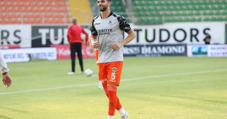 Rumıniya yığmasının üzvü Türkiyə millisində oynaya bilər milliləşdirəcək